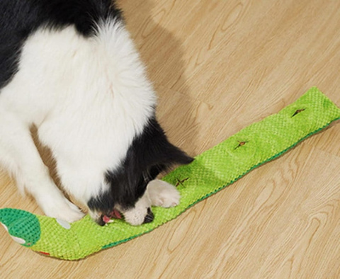 PetGang ŚLIMAK zabawka dla psa na smaczki DŁUGI pluszowy 74cm PetGang ŚLIMAK zabawka dla psa na smaczki DŁUGI pluszowy 74cm